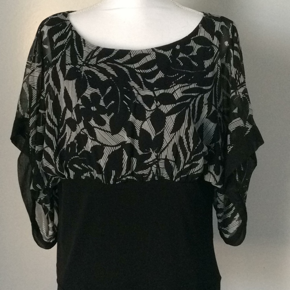 Beautiful detail blouse